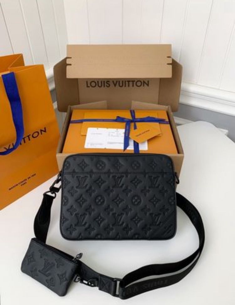 lv messenger bag