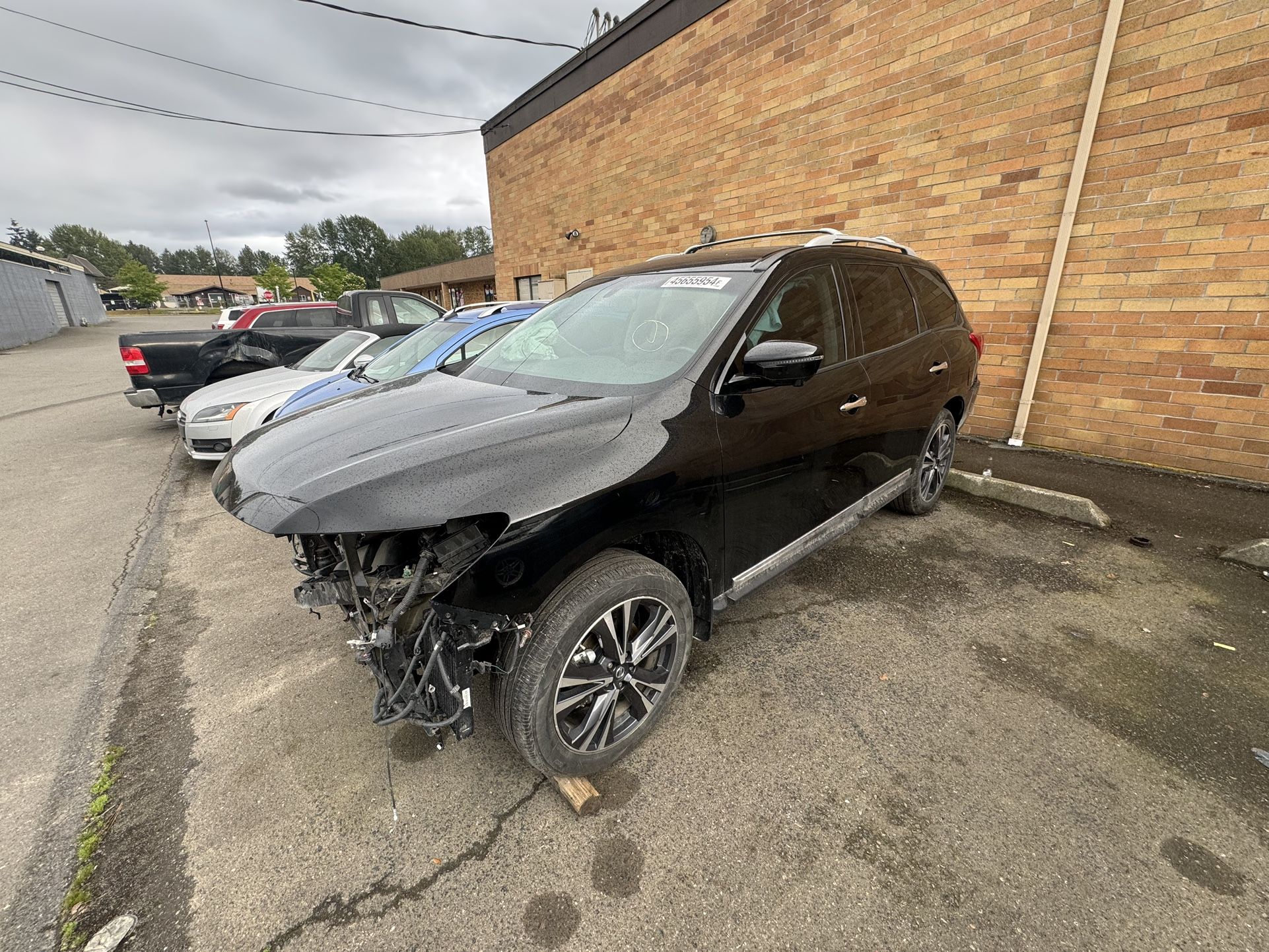 Nissan Pathfinder 2017 Parts