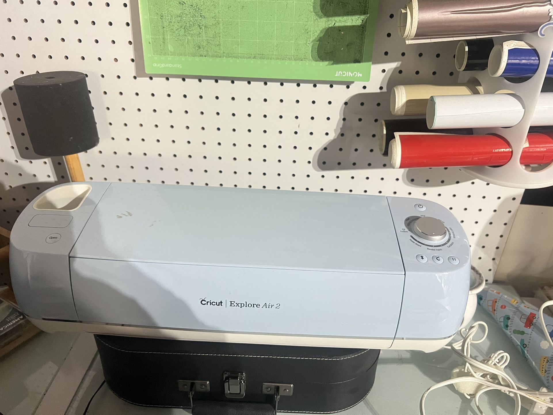 Cricut Explorer Air2/ Look At Description Collectibles & Art