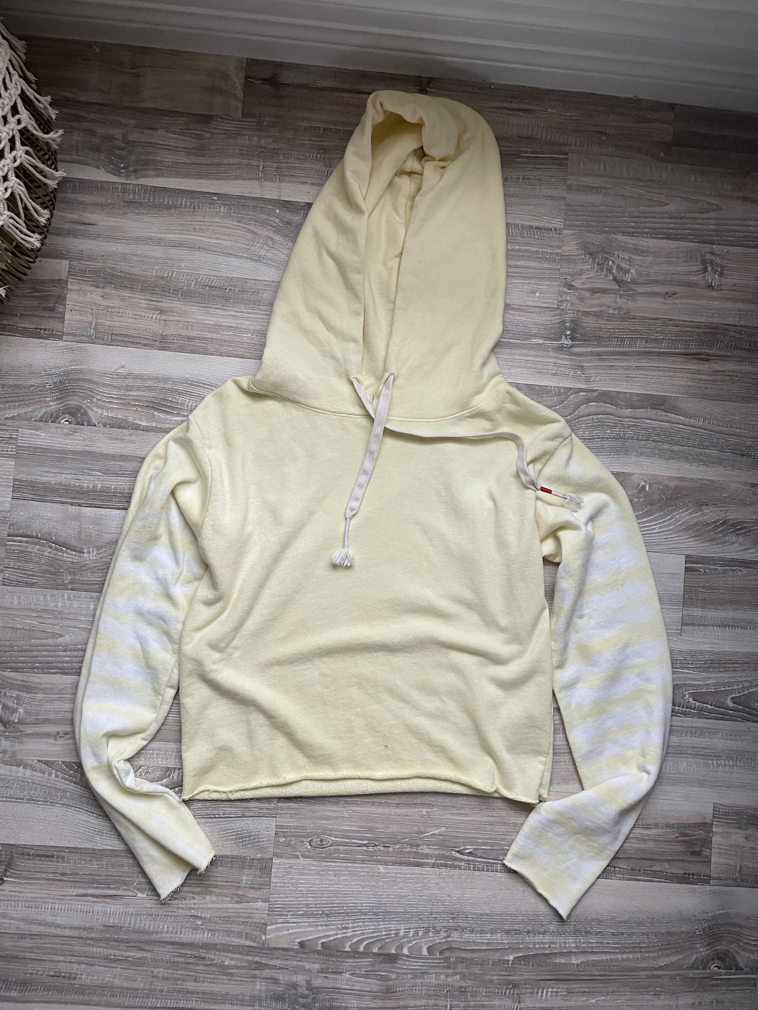 Wildfox Yellow Cropped Hooded Sweater Size Medium Cotton Spring
