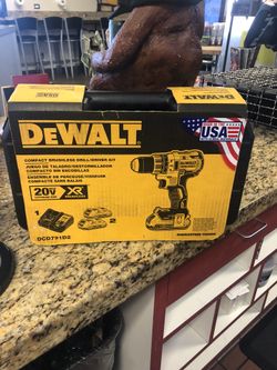 20 V DeWalt drill two batteries and a charger