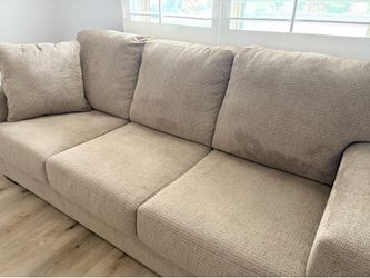 Couch - 3 cushion clean beige Soft fabric