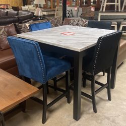 Brand new dinette, and for stools, 699