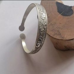 Vintage Style Elephant Tibetan  Silver Totem Carved Bangle Cuff Bracelet