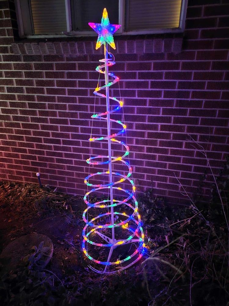 5ft LED Spiral Christmas Tree Light 182 LEDs Battery Powered Indoor Outdoor Holiday Decoration Lamp Multi-Color NEW IN BOX

IN STOCK

Color: Multicolo