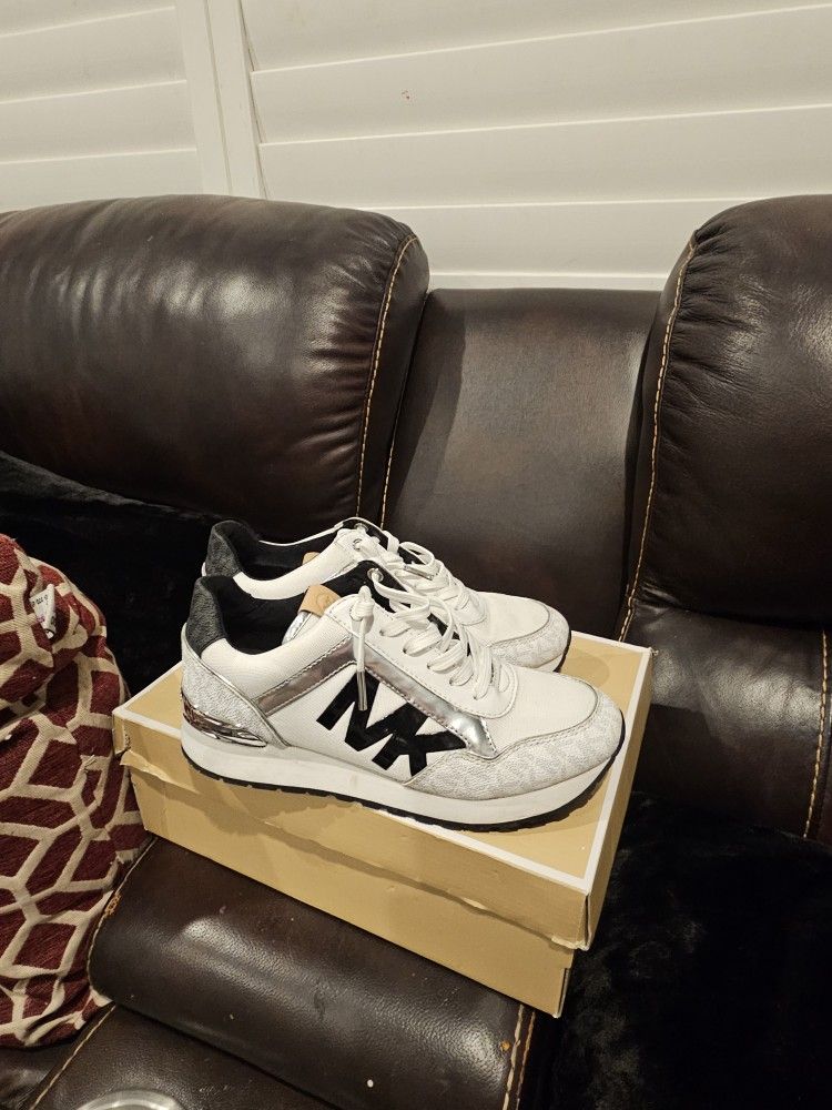 Size 7 Michael Kors