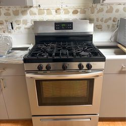 Fridgidaire Gas stove