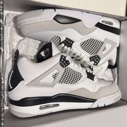 Air Jordan 4 Retro Military Black Size 9 