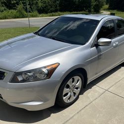 2010 Honda Accord 5spd. Clean Title. 173k Miles