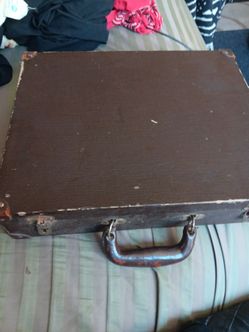 Wood display briefcase