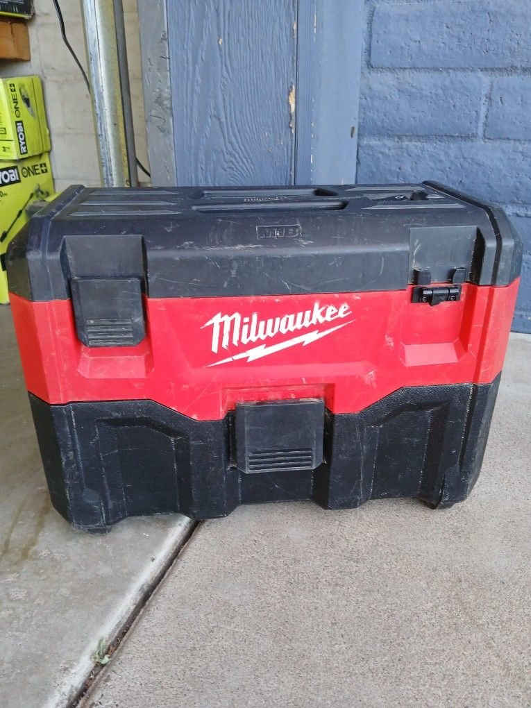 VACUUM MILWAUKEE TOOL ONLY