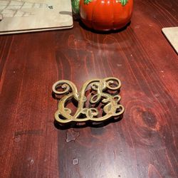 Beautiful Brass Colonial Williamsburg King George Virginia Metal Crafters Cypher/Trivet