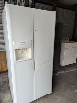 Garage fridge. Delivery 🚚 available.
