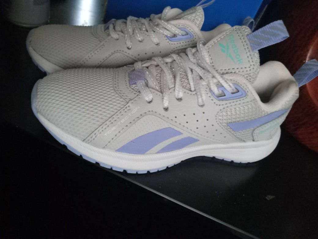 Girls Sz 12 Brand New Reeboks 