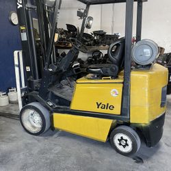 Forklift 
