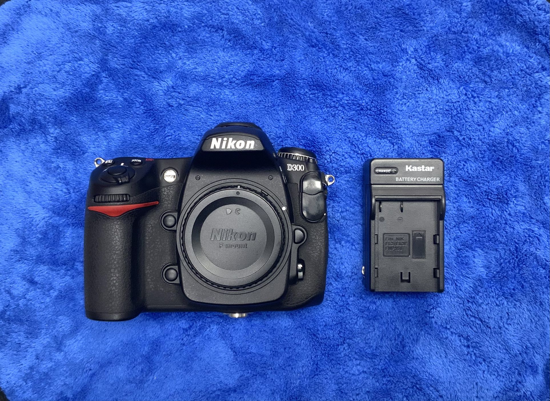 Nikon D300 12.3 MP Megapixel Digital SLR Camera Cam autofocus Shoot Image LCD Screen CF Card Wildlife Sports Photography Photo Video Enthusiast