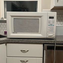 Magic Chef Microwave 