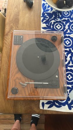 1 by one Vinyl Player