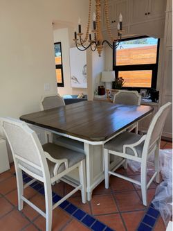 Cute kitchen table!