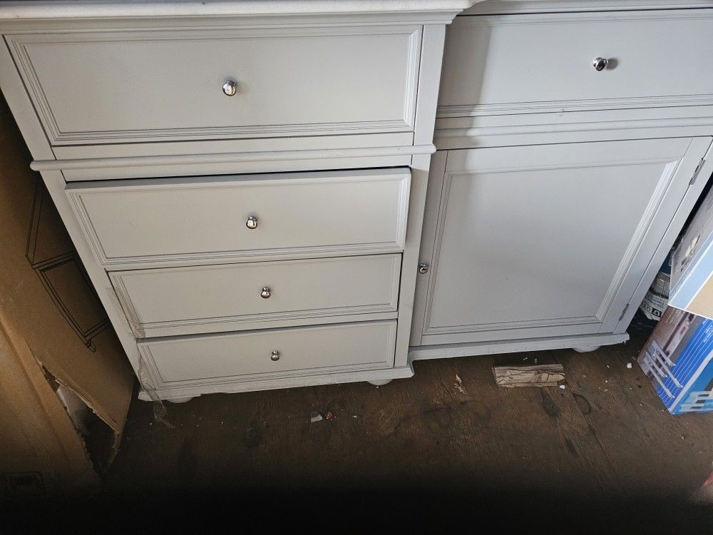 47 " Vanity
