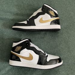 Jordan 1 Mid Metallic Gold