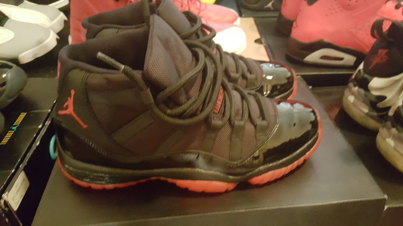 Jordan 11 dirty bred size