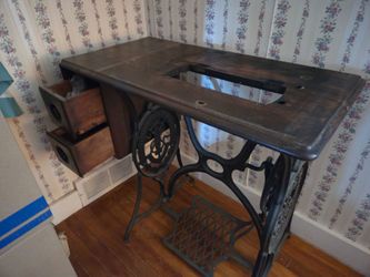 Antique Sewing Machine Table Cast Irons Legs The Singer