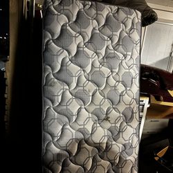 Twin mattress