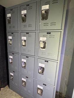 12 Door Locker Set
