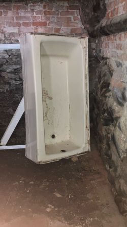 Acrylic tub, free