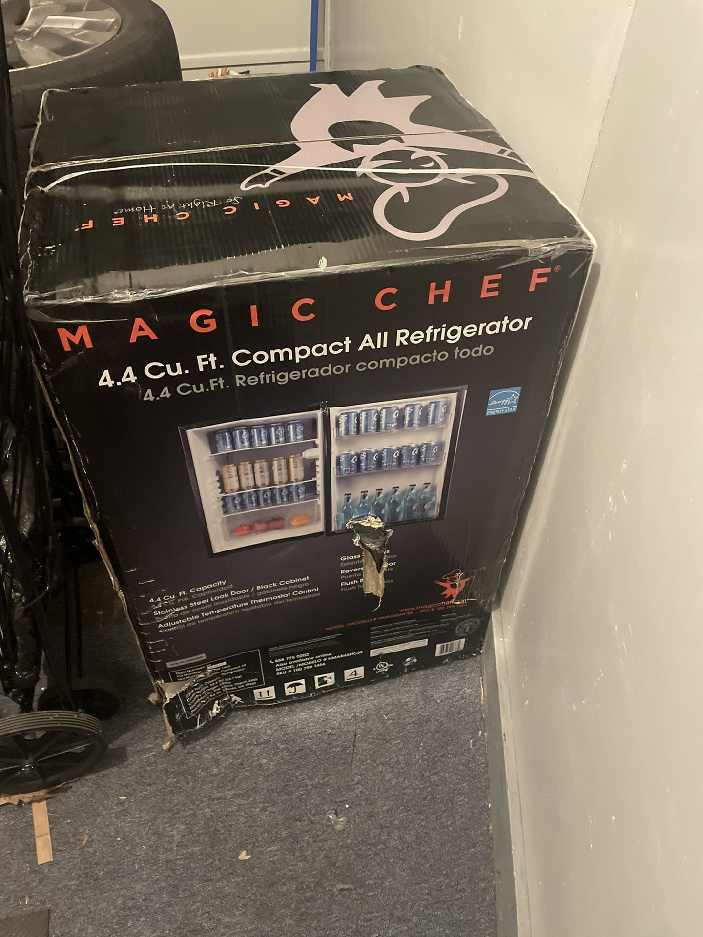 Magic Chef Mini Fridge 