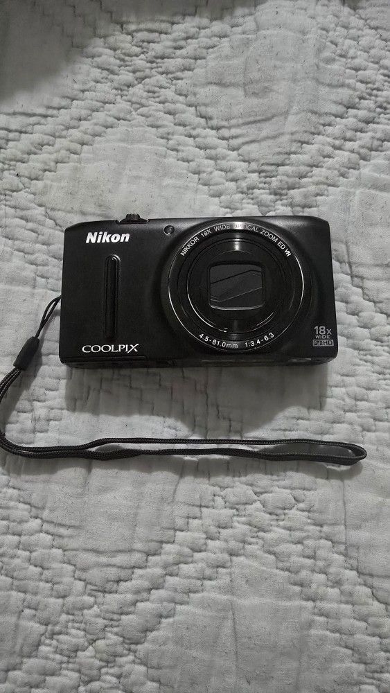 Nikon Digital Camera 