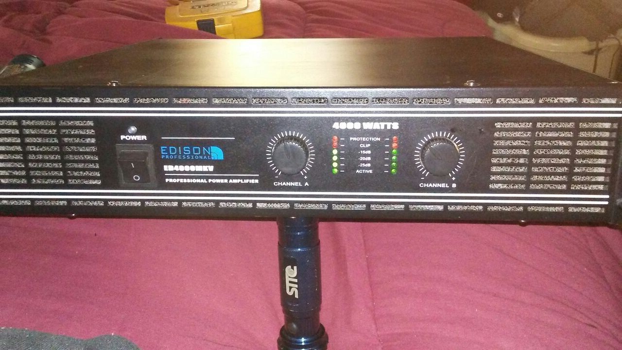 4000-watt Edison professional power amplifier ed4000mkv