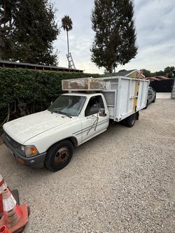 1990 Toyota Pickup V6 Dually Dump Truck