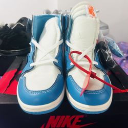 Air Jordan 1 Retro High OG "UNC