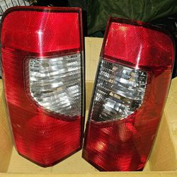 02 Nissan Xterra Tail lights