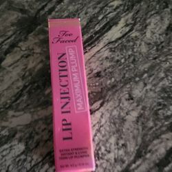 Too Face Lip Gloss Plum 