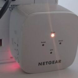 NETGEAR EX5000 Wall-plug Wi-Fi Range Extender 1.2Gbps - White 