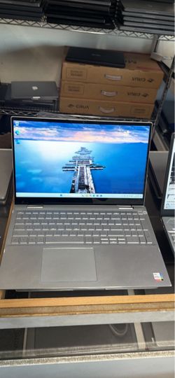 Dell Inspiron 15.6 inch touchscreen 8GB Ram 256GB SSD Core i5 11th gen Windows 11