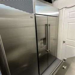 GE Monogram 42” Built-In Side-by-Side Refrigerator – Stainless Steel – Like New! Model: ZISS420DNKSS