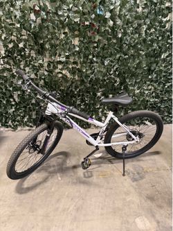 (Need minor repair) New Mountain Bike 26 Inch Wheels 21-Speed Disc Brake