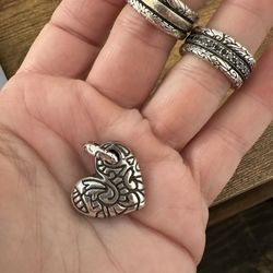 Versani Designer Rings And Pendant 