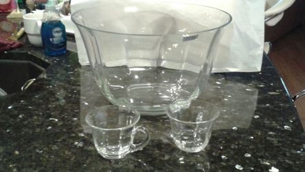 Tuscany, hand blown punch bowl with 8 glasses. Made in Romania