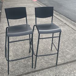 2 Bar Chairs 