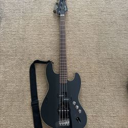 2018 Fender Aerodyne Jazz Bass