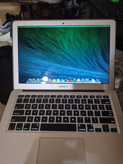 Apple MacBook Air Laptop