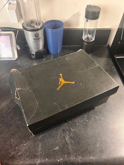 Nike Air Jordan 1 Mid SE “Dark Chocolate” — Size 7Y
