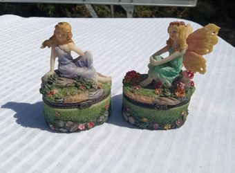 SET OF 2 VINTAGE TRINKET BOXES