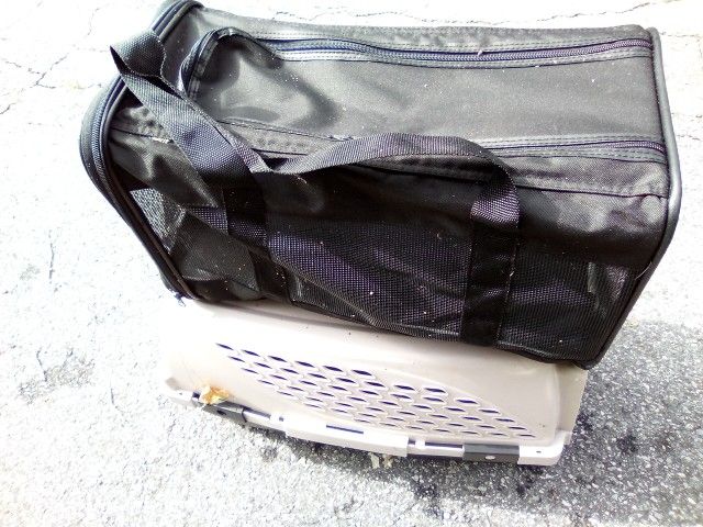 Pet Carrier +Pet Kennel 25.00