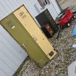 4 Gang Locker/ Filing Cabinets